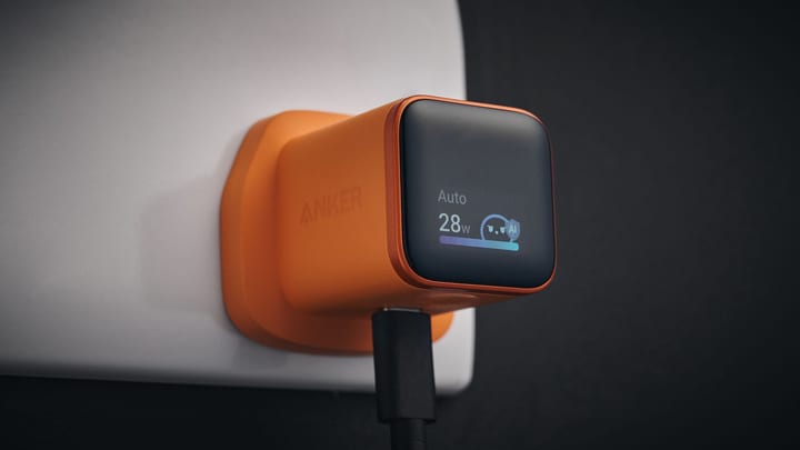 Anker Nano 45W Smart Display Charger
