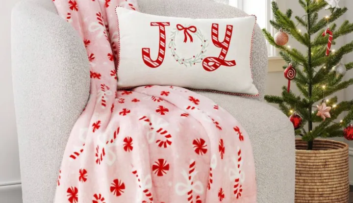 Wondershop Christmas Throw Blanket