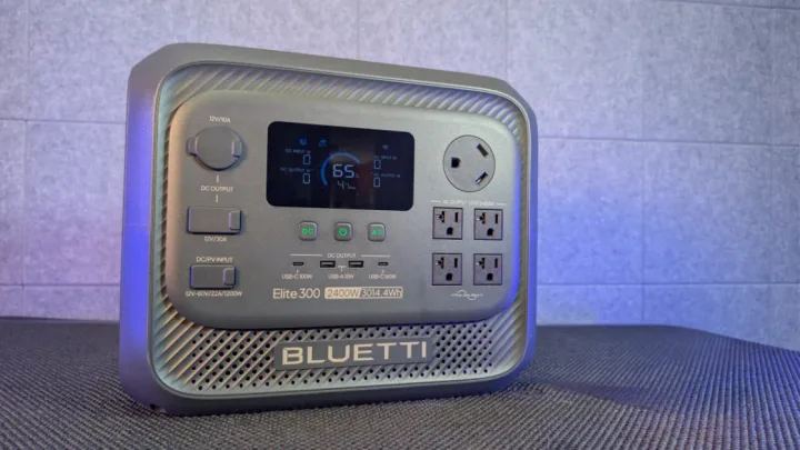 Bluetti Elite 300 portable power station